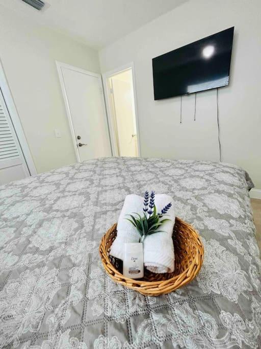 Vintage Family Scape + Heated Pool&Discount Villa Tampa Bagian luar foto