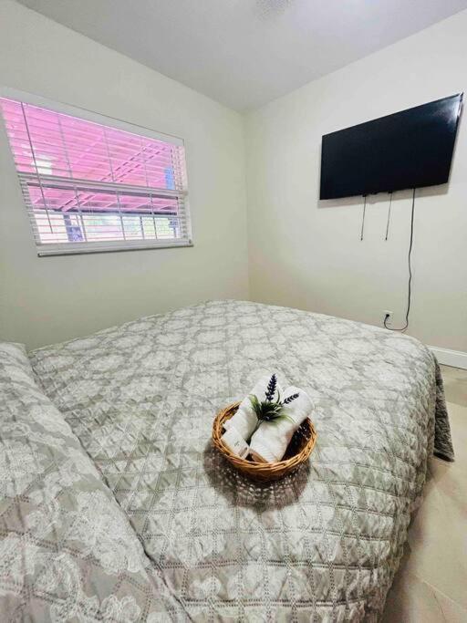 Vintage Family Scape + Heated Pool&Discount Villa Tampa Bagian luar foto
