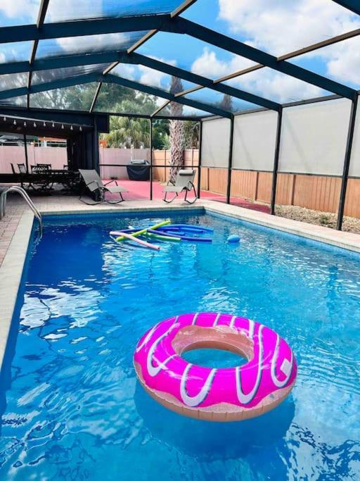 Vintage Family Scape + Heated Pool&Discount Villa Tampa Bagian luar foto